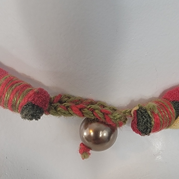 Hand Made silk threads and recycled t-shirt necklace red with colorful tassels - Picture 7 of 9